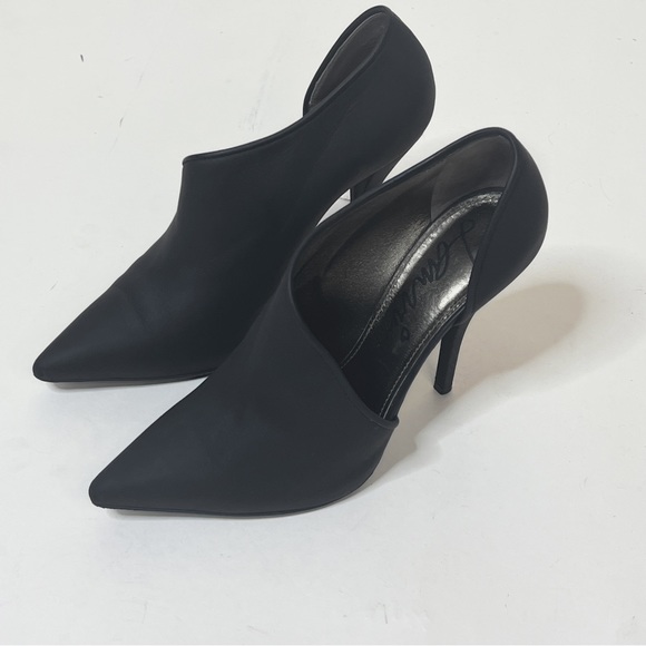 LANVIN BLACK POINTED TOE STILETTO BOOTIE - Picture 5 of 14